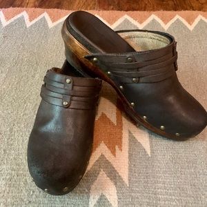 Frye Clogs